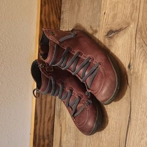 Camper wide toe base shoes